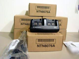 New 6 motorola visar dual chargers, NTN8076A