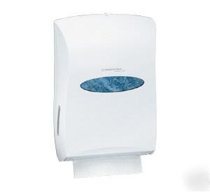 New windowsÂ® series i universal* towel dispenser 