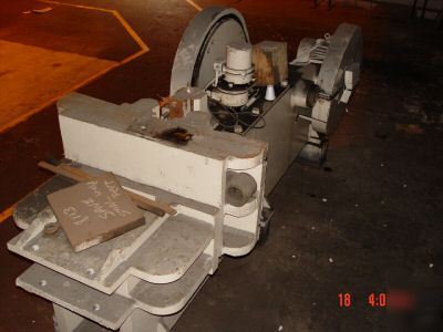 Bulldozer straightening press