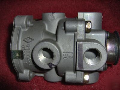 International truck valve part # BX286171