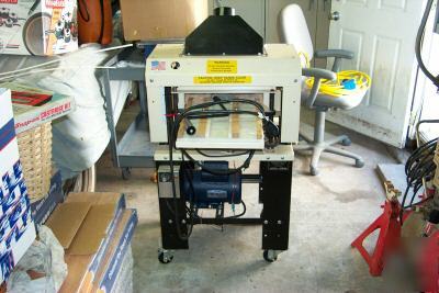 Woodmaster 712 planer with pro pack