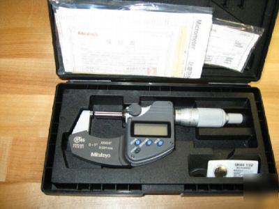 New digital micrometer 0-1