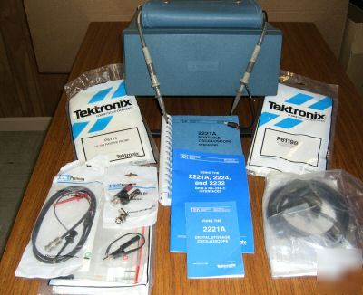 Tektronix 2221A - digital storage oscilloscope + extras