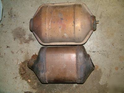 2 scrap catalyic converters platnium 