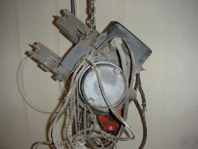 Robbins & myers 2 ton electric cable hoist all weather