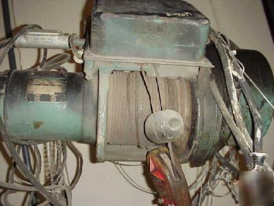 Robbins & myers 2 ton electric cable hoist all weather