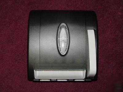 Hygienic push paddle roll towel dispenser g-p vista