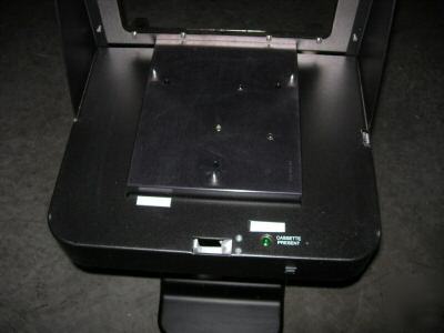 Semiconductor automatic wafer cassette assembly 