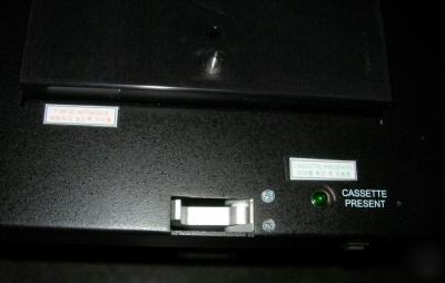 Semiconductor automatic wafer cassette assembly 