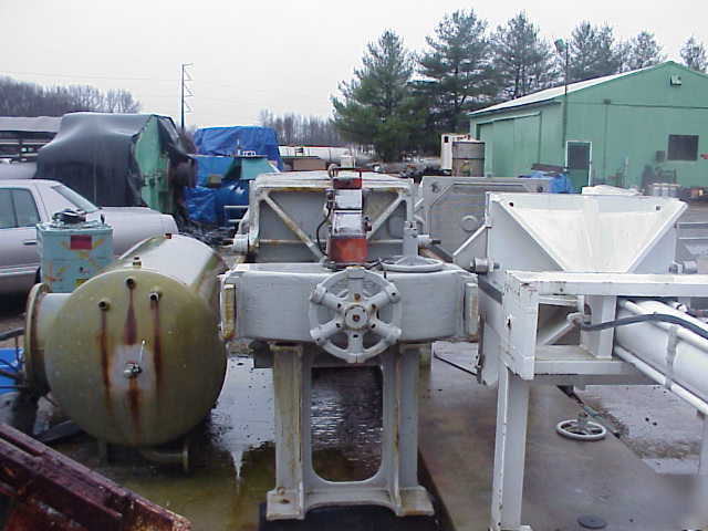 Large aluminum shriver plate and frame filter press