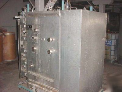 Amsco autoclave, single door. T316 stainless contacts.