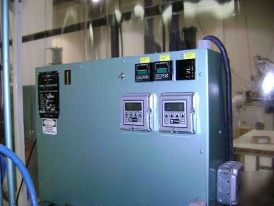 Vimm shuttle injection molding machine - insert molder 