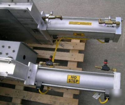 Used: 14â€ salina vortex knife gate valve (3206)