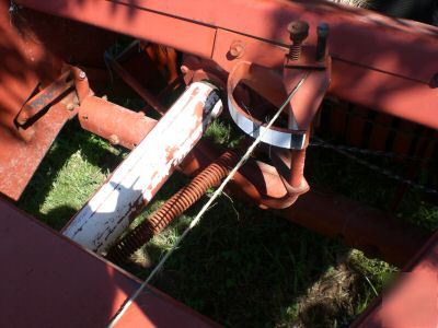 Hesston 5530 round baler