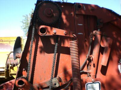 Hesston 5530 round baler