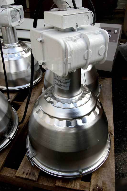 Lot of 7 lithonia TE400M gym warehouse light fixtures