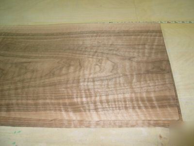 Curly figured black walnut veneer 80 sq. ft. lot 3067
