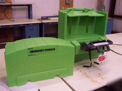 Pureflow 1000 emergency eye wash station - ready to go