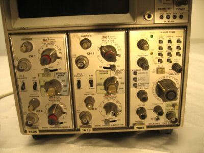 Tektronix 7603 oscilloscope w/ 2X 7A26 & 7B85 plugins