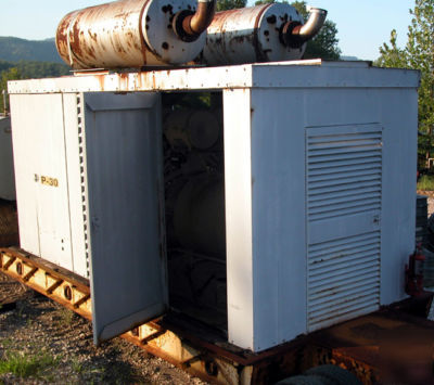 Cummins 600KW generator 310 total hrs, 900HP v-12 cumm