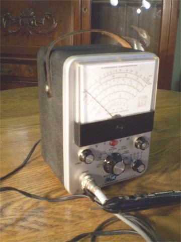 Dynascan vacuum tube voltmeter/b&k/model 175/vtvm