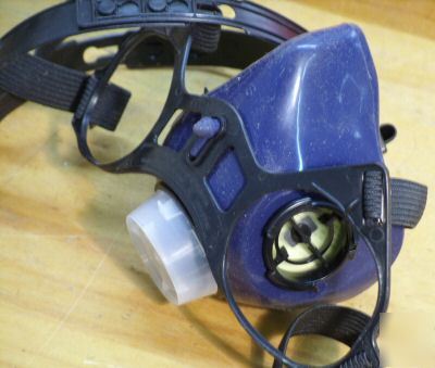 New 8 wilson 6100 respirator face masks & cartridges 