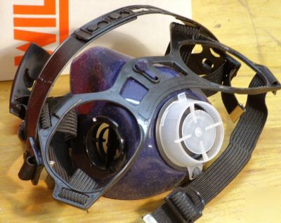 New 8 wilson 6100 respirator face masks & cartridges 