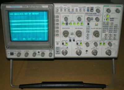 Tektronix 2252 programmable hardcopy oscilloscope