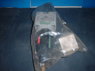 New numatics (C32D-04AG) filter regulator lubricator