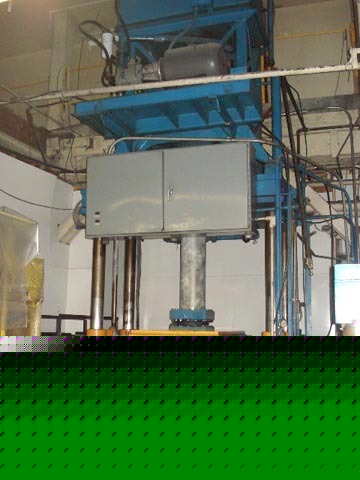 Eemco 4-post hyrdaulic press