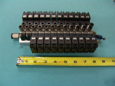 Wusung pneumatic valve & maniflold lot K110-4E1 & -4E2 